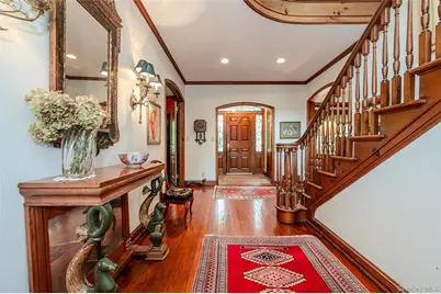 111 Clent Road, Great Neck, NY 11021 - Photo 4