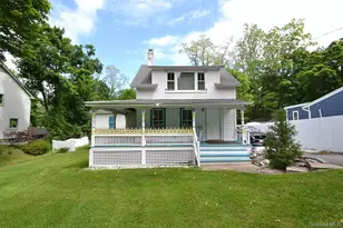 387 N Country Rd, Setauket, NY 11733 - Photo 14