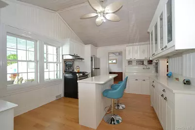 387 North Country Road, Setauket, NY 11733 - Photo 2