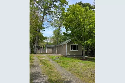 9 Laurelton Avenue, Selden, NY 11784 - Photo 2