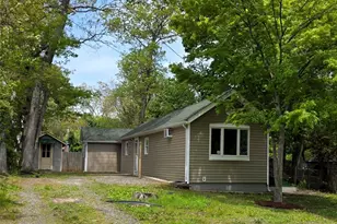 9 Laurelton Ave, Selden, NY 11784 - Photo 2