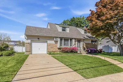 28 Linwood Place, Massapequa Park, NY 11762 - Photo 2