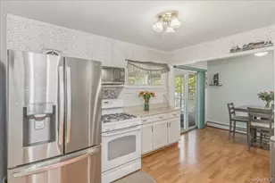 28 Linwood Pl, Massapequa Park, NY 11762 - Photo 8