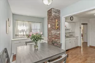 28 Linwood Pl, Massapequa Park, NY 11762 - Photo 12