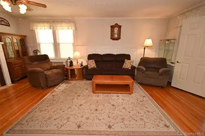 12142 6th Avenue, College Point, NY 11356 - Photo 8