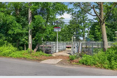 67 Nassau Road, Great Neck, NY 11021 - Photo 44