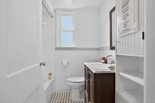 67 Nassau Rd, Great Neck, NY 11021 - Photo 24