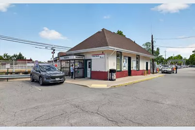 67 Nassau Road, Great Neck, NY 11021 - Photo 46