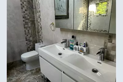 1180 E Broadway #4, Hewlett, NY 11557 - Photo 10