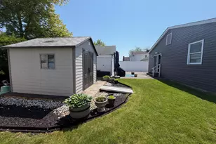 109 Lincoln Pl, Massapequa, NY 11758 - Photo 20