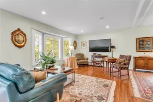 28 Penguin Ln, Commack, NY 11725 - Photo 8