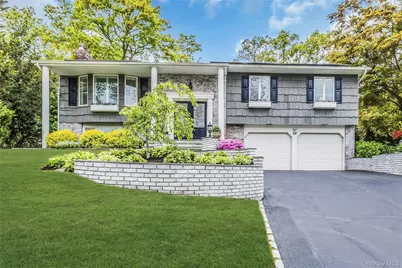 28 Penguin Lane, Commack, NY 11725 - Photo 1