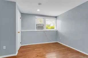 28 Penguin Ln, Commack, NY 11725 - Photo 26