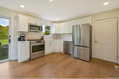 820 Gabriella Court, Mattituck, NY 11952 - Photo 10