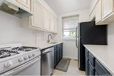 35-14 192nd Street #C3, Flushing, NY 11358 - Photo 8