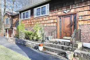 1 Forest Glen Ct, Suffern, NY 10901 - Photo 4