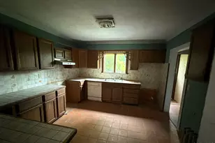 53 Robinson Ave, Glen Cove, NY 11542 - Photo 12