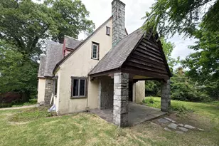 53 Robinson Ave, Glen Cove, NY 11542 - Photo 4