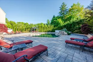 5 Twin Ponds St, Great Neck, NY 11024 - Photo 40
