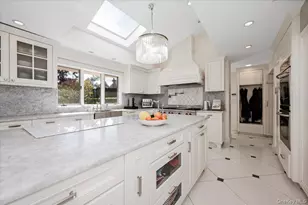 5 Twin Ponds St, Great Neck, NY 11024 - Photo 16
