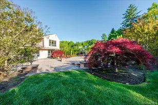 5 Twin Ponds St, Great Neck, NY 11024 - Photo 44