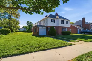 5 Franklin Ct W, Garden City, NY 11530 - Photo 4