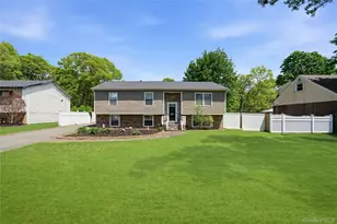 895 Old Medford Ave, Medford, NY 11763 - Photo 2