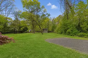 64 Giant Oak Rd, Ridge, NY 11961 - Photo 16