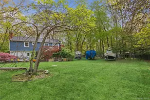 64 Giant Oak Rd, Ridge, NY 11961 - Photo 20
