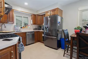 16 Buckner Ave, Hicksville, NY 11801 - Photo 2