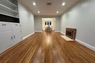 20 Gainsboro Ln, Syosset, NY 11791 - Photo 2