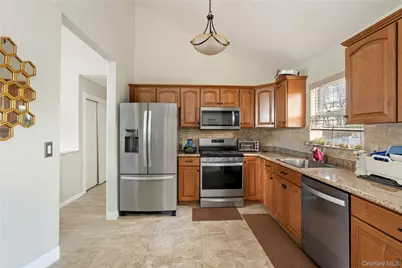 120 Pheasant Circle, Brentwood, NY 11717 - Photo 10