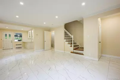 164-38 76th Road, Fresh Meadows, NY 11366 - Photo 4
