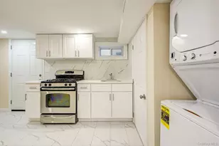 164-38 76th Rd, Fresh Meadows, NY 11366 - Photo 28