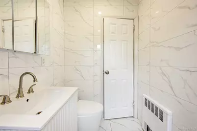 164-38 76th Road, Fresh Meadows, NY 11366 - Photo 20