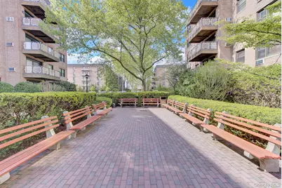 3 Birchwood Court #3H, Mineola, NY 11501 - Photo 14