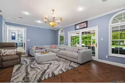 1 Whispering Court, Dix Hills, NY 11746 - Photo 28