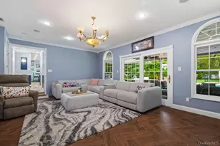 1 Whispering Ct, Dix Hills, NY 11746 - Photo 28