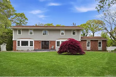 1 Whispering Court, Dix Hills, NY 11746 - Photo 4