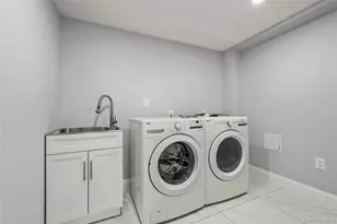 70-19 Manse St, Forest Hills, NY 11375 - Photo 40