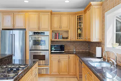 385 Altessa Boulevard, Melville, NY 11747 - Photo 10