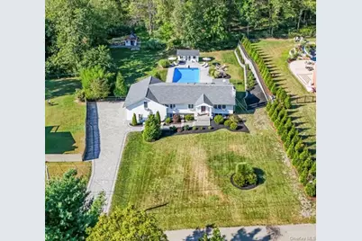 7 Anna D Court, Hopewell Junction, NY 12533 - Photo 4
