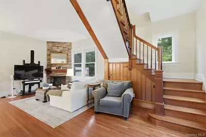 8 Wells Lane, Stony Brook, NY 11790 - Photo 6