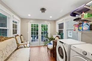 8 Wells Ln, Stony Brook, NY 11790 - Photo 12