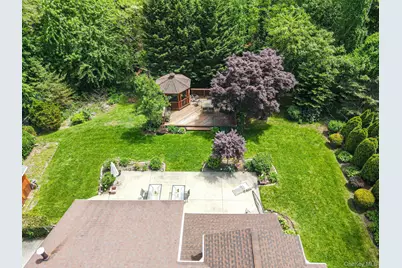 28 Manchester Boulevard, Wheatley Heights, NY 11798 - Photo 38