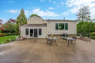 28 Manchester Blvd, Wheatley Heights, NY 11798 - Photo 34