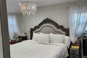 127 Berkeley Ave, Selden, NY 11784 - Photo 4