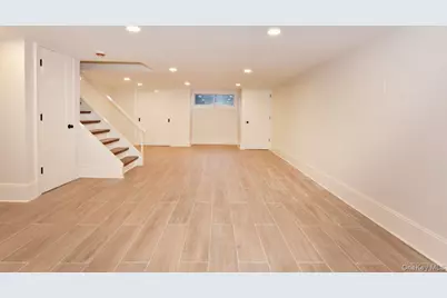 354 Bauer Place, Mineola, NY 11501 - Photo 14