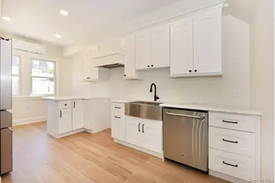 354 Bauer Place, Mineola, NY 11501 - Photo 6