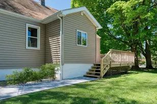 6 Winterberry Rd, Beacon, NY 12508 - Photo 2